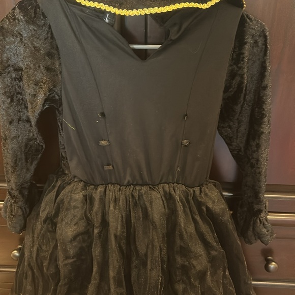 Size 5-6 kids black and gold Halloween costume - Picture 5 of 5